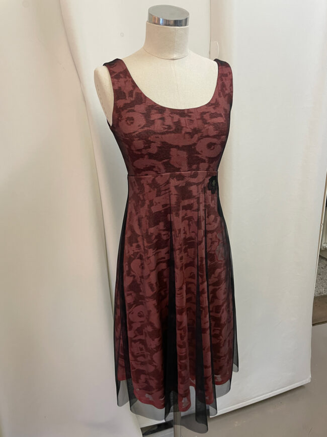 Trägerkleid Rosa mit schwarzem Tüll