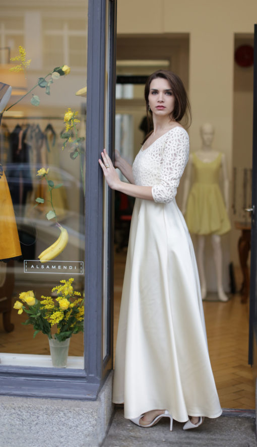 Long Arm Beige Braut Dress